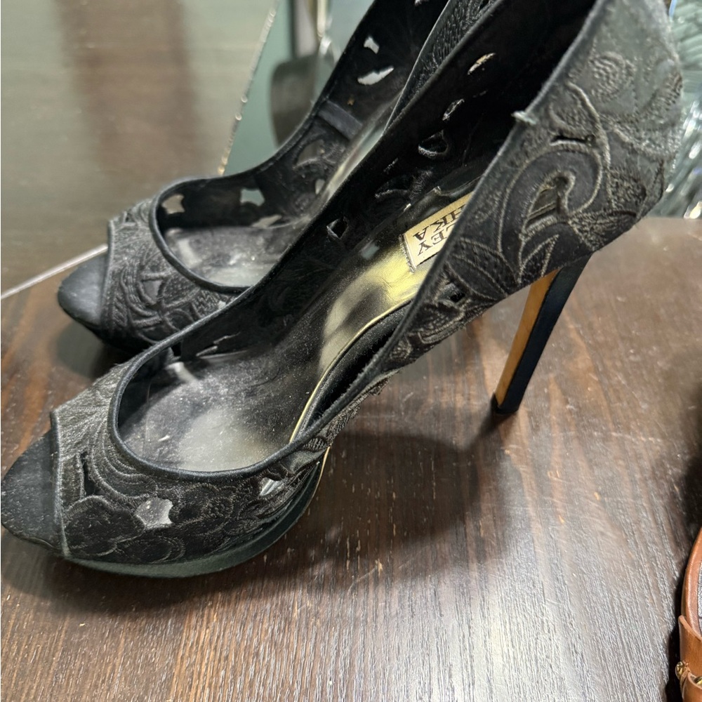Badgley Mischka Black Lace Heels - Picture 2 of 2